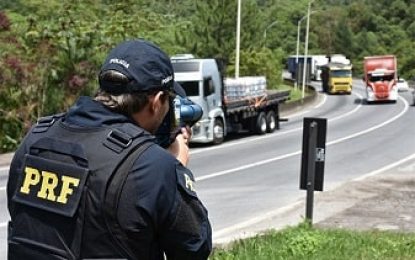 Bolsonaro determina suspensão de radares móveis em rodovias federais