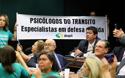 Especialistas defendem exame toxicológico para motoristas profissionais