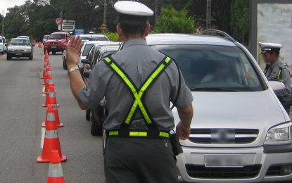 Comissão aprova proposta para sustar resolução que exige divulgação de nomes de agentes de trânsito