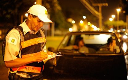 PLS estabelece que multa de trânsito por infração leve seja convertida em advertência